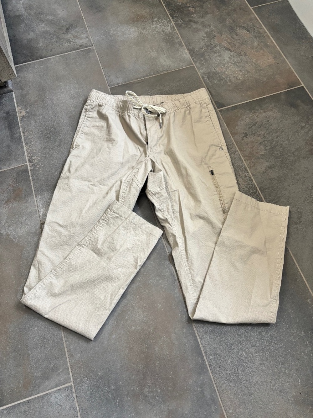 Vuori Women’s Ripstop Pant Medium Khaki Beige Pull On Travel Outdoor Pants